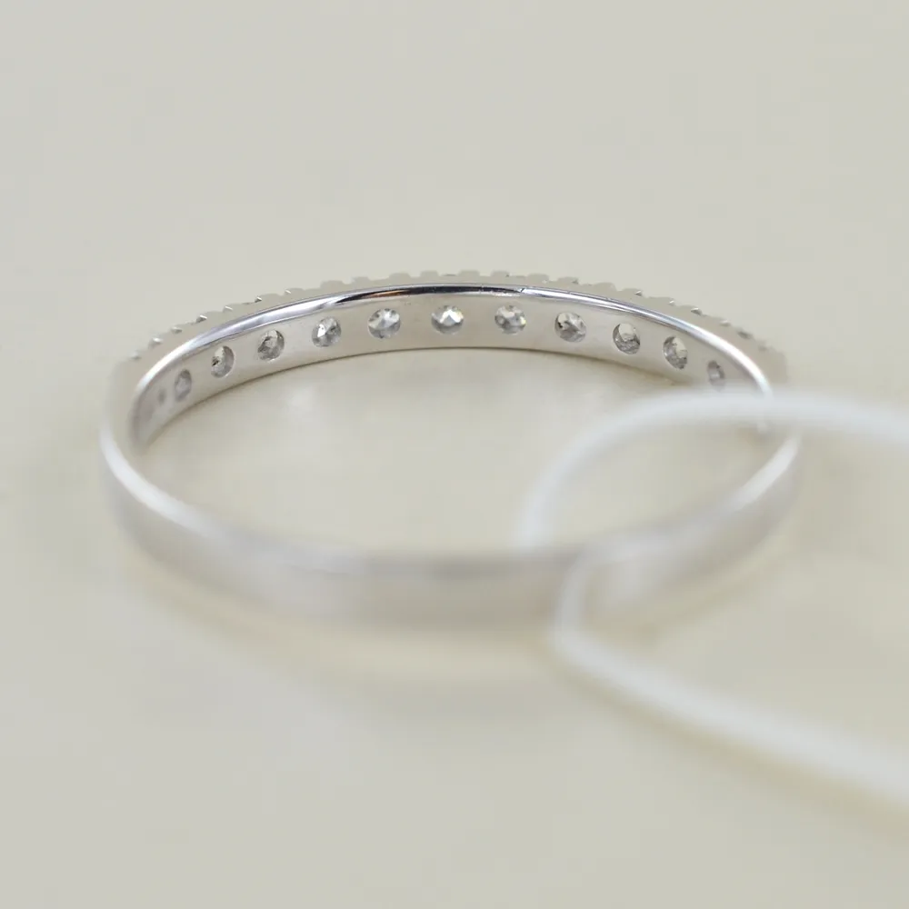 Anello riviera sottile in oro bianco con diamanti ct 0.19 G