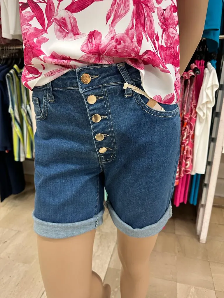 Shorts RINASCIMENTO in Jeans con chiusura a bottoni centrali e risvolti non cuciti color Blu **ESAURITI**
