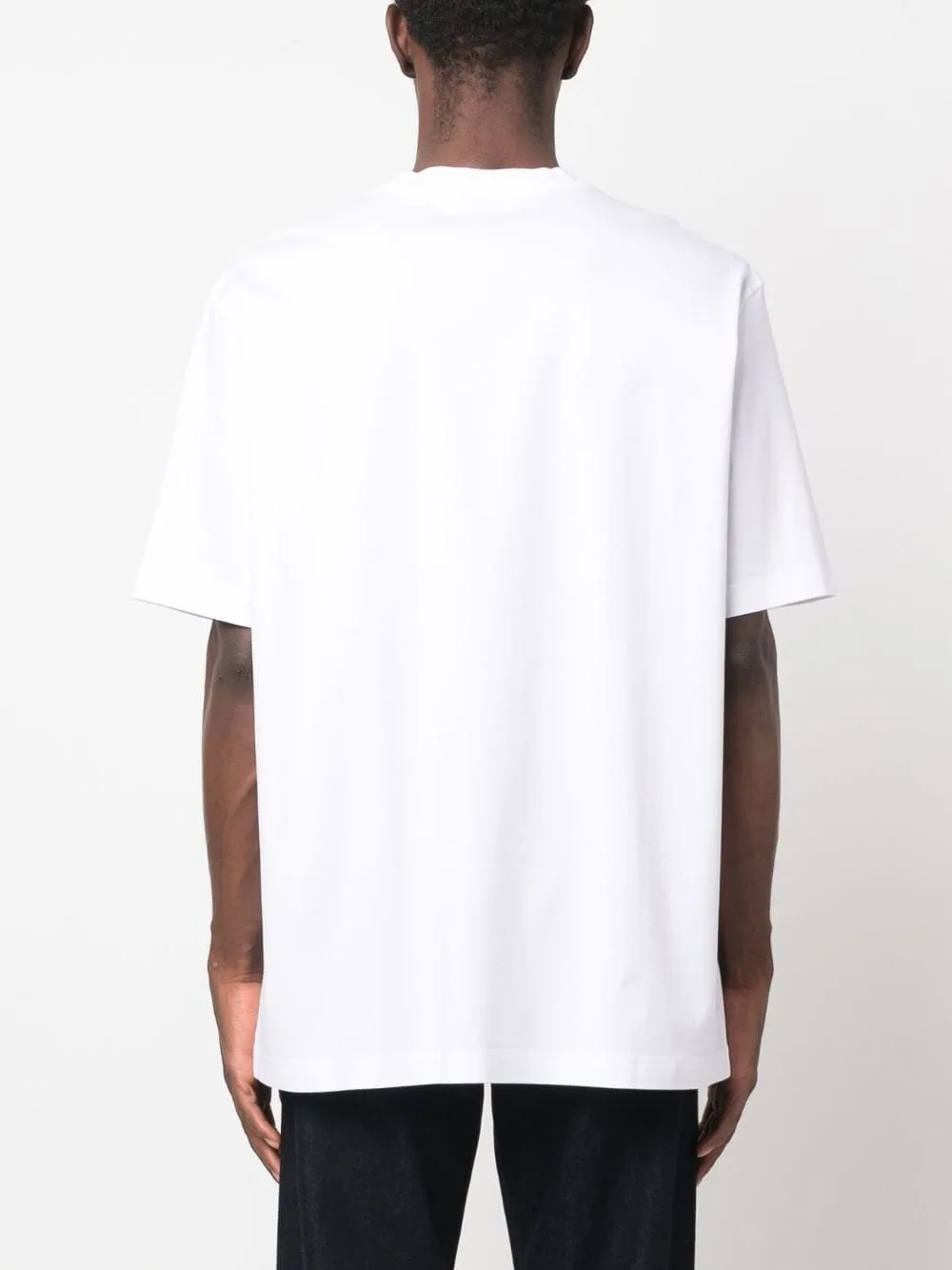 t-shirt bianca con logo ricamato