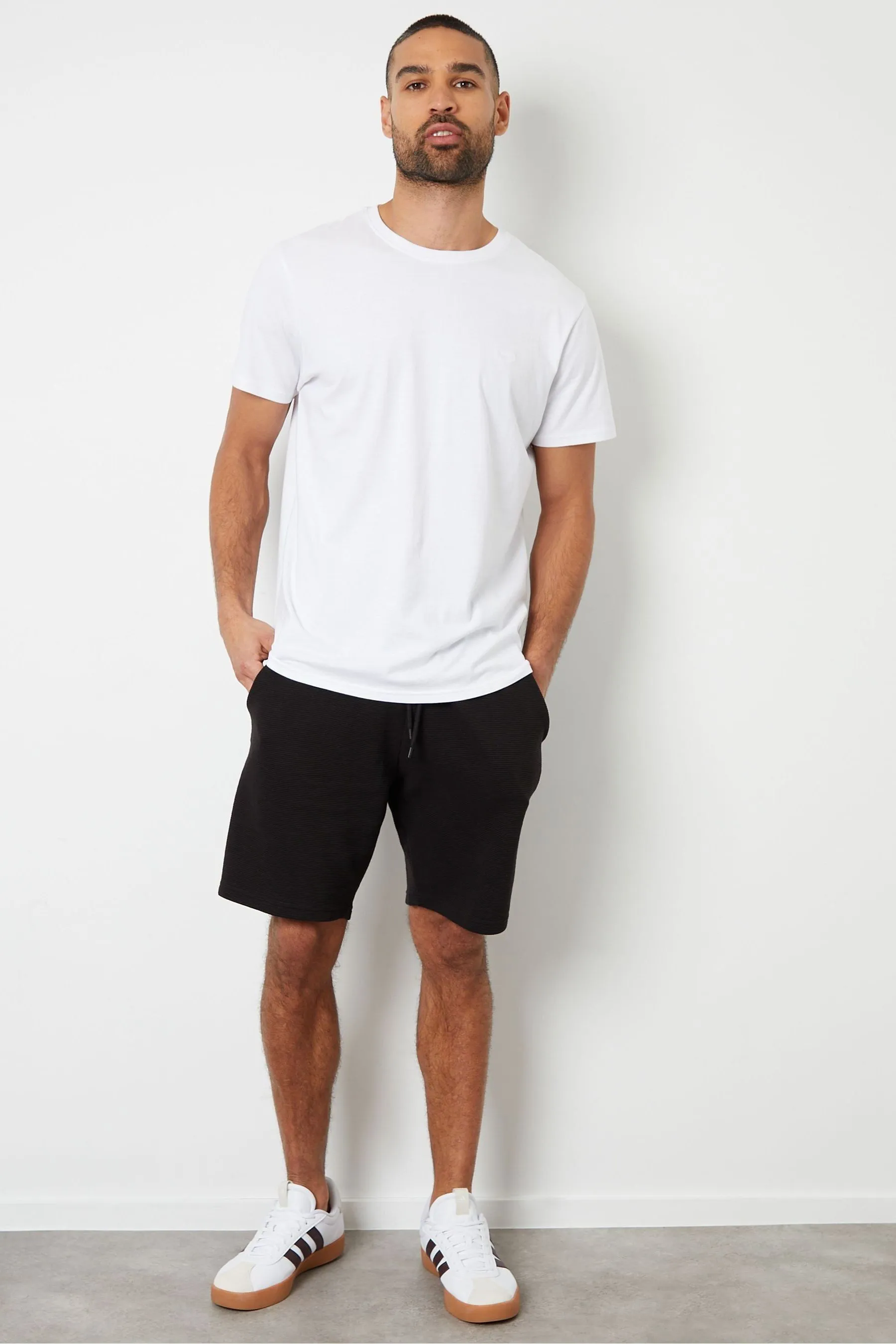 Threadbare - Shorts felpati a coste    